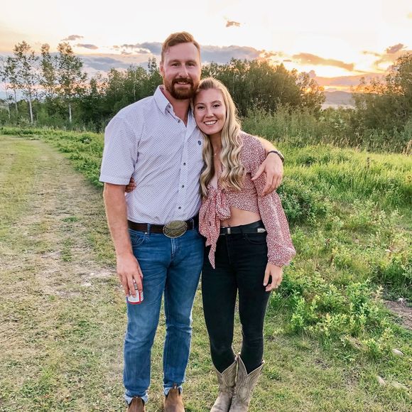 Meet your Posher, Avery - Picture 1 of 2